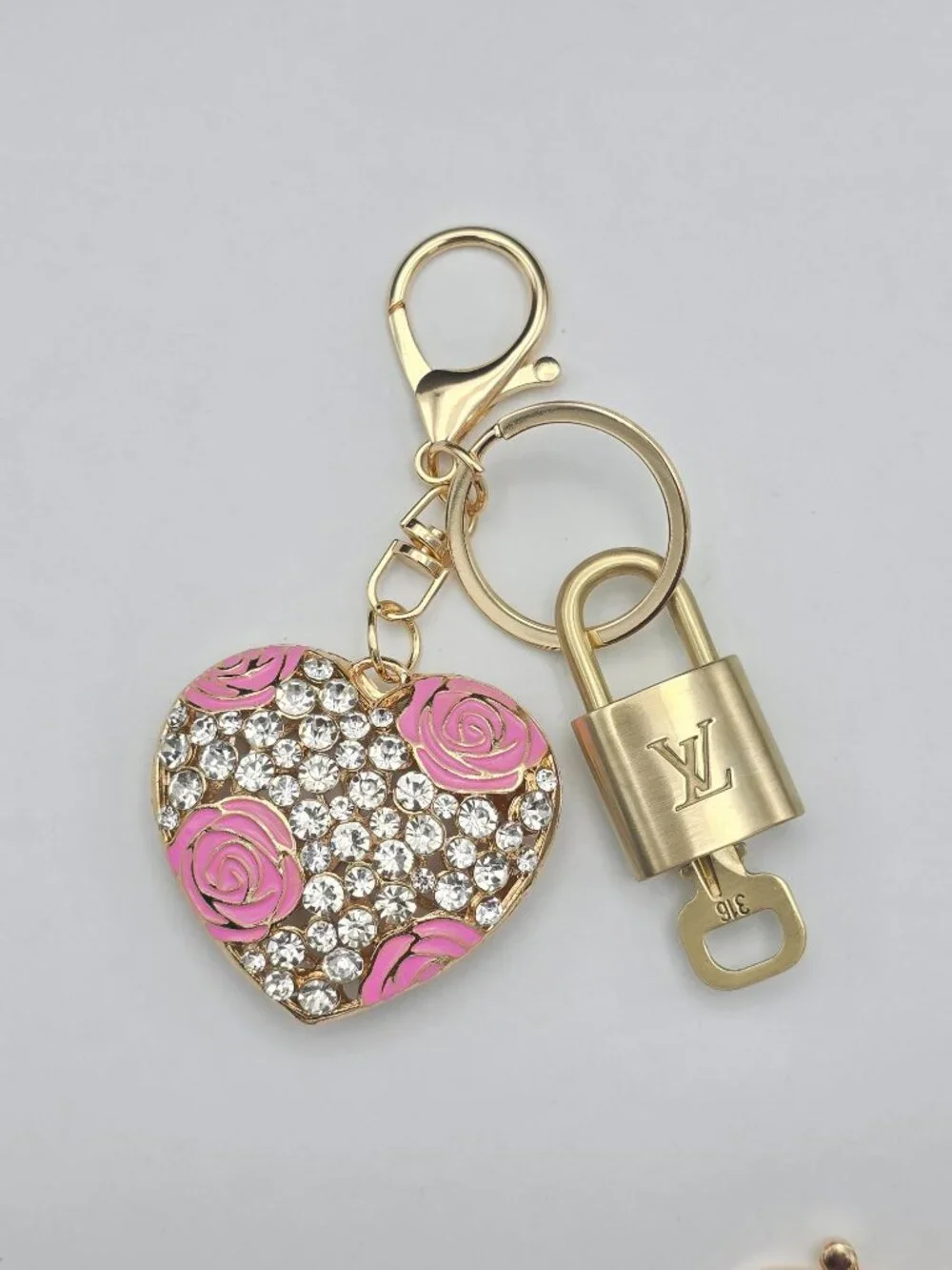 Authentic LV Louis Vuitton Gold Lock & Key 🔑 Unbranded Heart Keychain Charm